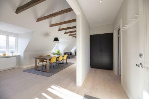Bed & Breakfast Adnana - Modern Living - Balcony Room