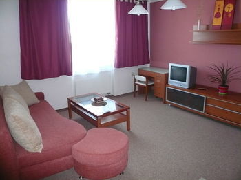 Hotel Ostrov Garni