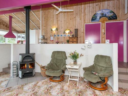 Two-bedroom Holiday Home In Glesborg 6