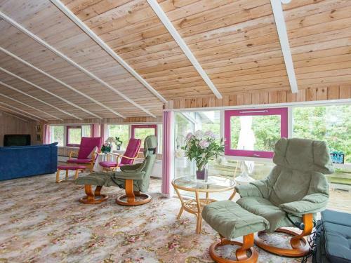 Two-bedroom Holiday Home In Glesborg 6
