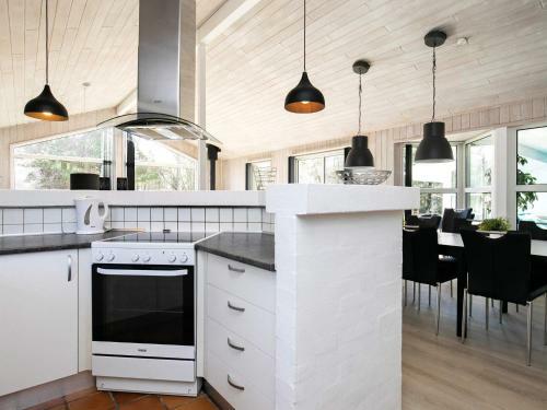Five-bedroom Holiday Home In Bl�vand 23