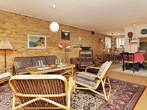 Three-bedroom Holiday Home In G�rlev 7