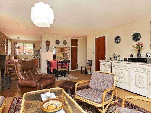 Three-bedroom Holiday Home In G�rlev 7