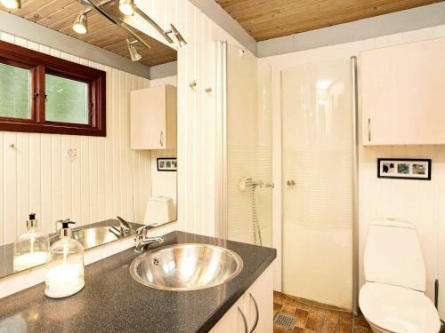 Three-bedroom Holiday Home In H�jslev 8