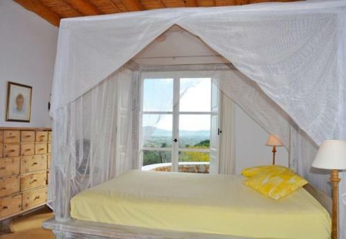 Arta Holiday Home Sleeps 12 With Pool And Wifi