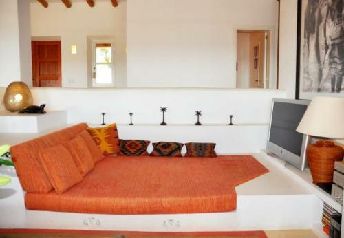 Arta Holiday Home Sleeps 12 With Pool And Wifi