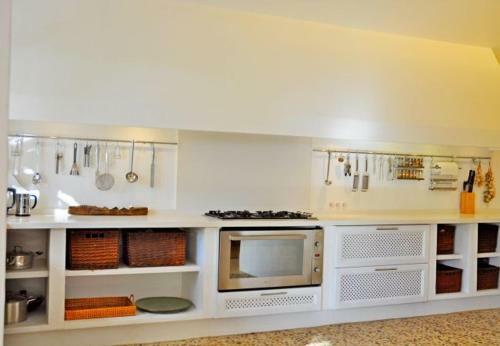 Arta Holiday Home Sleeps 12 With Pool And Wifi