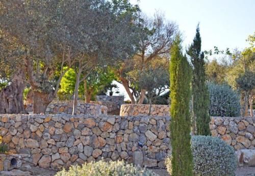 Arta Holiday Home Sleeps 12 With Pool And Wifi