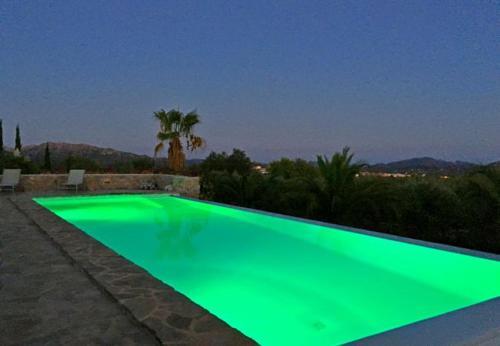 Arta Holiday Home Sleeps 12 With Pool And Wifi