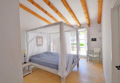 Arta Holiday Home Sleeps 12 With Pool And Wifi