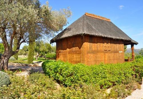 Arta Holiday Home Sleeps 12 With Pool And Wifi