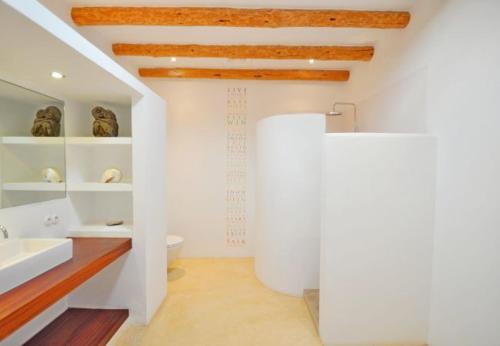 Arta Holiday Home Sleeps 12 With Pool And Wifi