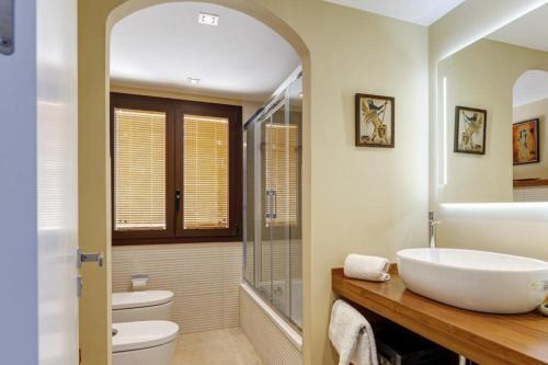 Begur Villa Sleeps 10 With Pool Air Con And Wifi