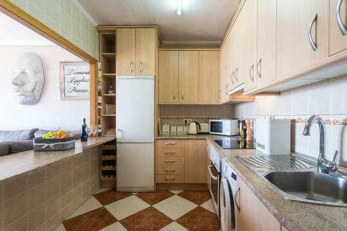Luxury 2 Bedroom Sea View Apartment