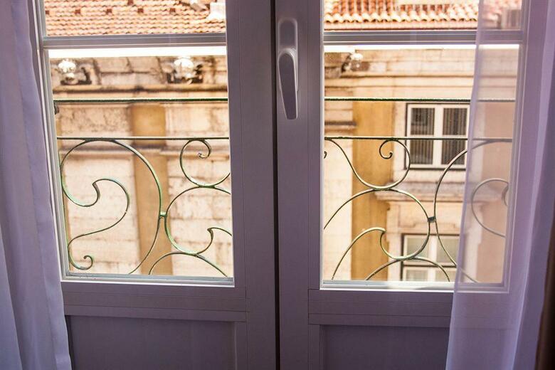 Hotel Lisbon Arsenal Suites