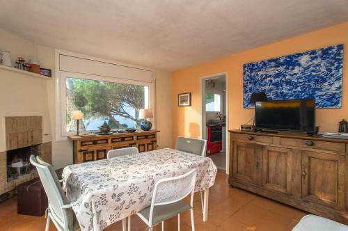 Calella de Palafrugell Apartment Sleeps 4
