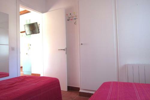 Calella de Palafrugell Apartment Sleeps 4 Pool