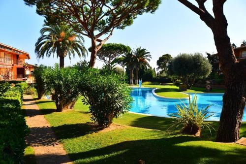Calella de Palafrugell Apartment Sleeps 4 Pool