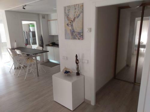 Luxury Apartment Accommodation, Next To Beach & Train Station Calella
