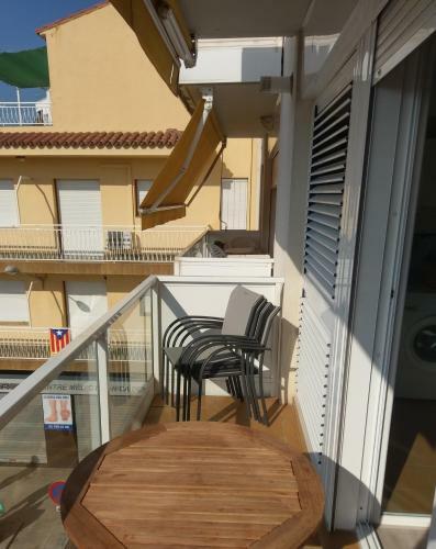 Luxury Apartment Accommodation, Next To Beach & Train Station Calella