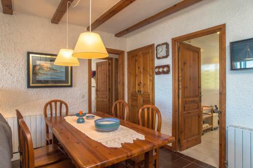 Calella de Palafrugell Apartment Sleeps 7 With Pool