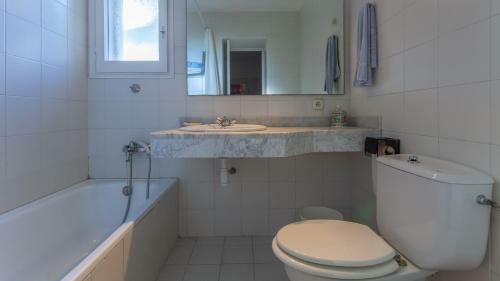 Calella de Palafrugell Holiday Home Sleeps 6