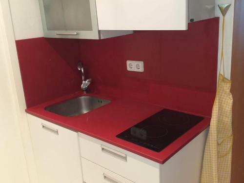 Tranquil Holiday Home In Calella Near Seabeach