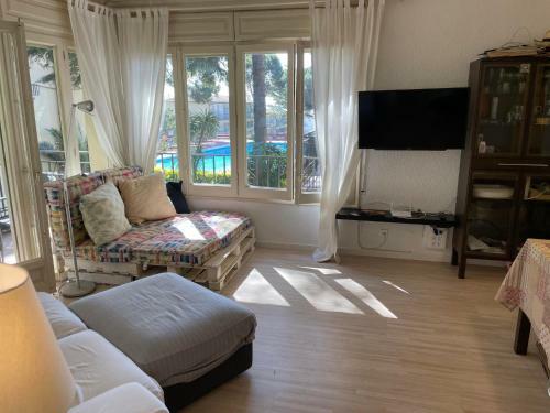 Apartment In Calella de Palafrugell Sleeps 6 With Pool