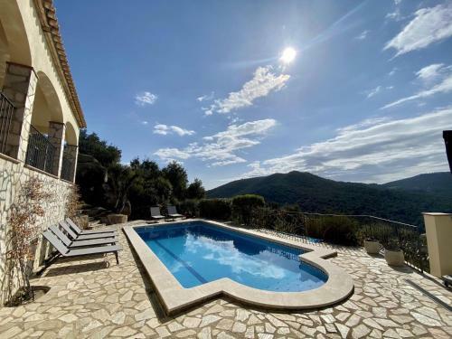 Cabanyes Villa Sleeps 6 With Pool And Wifi