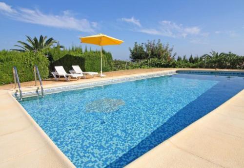 Calpe Villa Sleeps 7 With Pool Air Con And Wifi