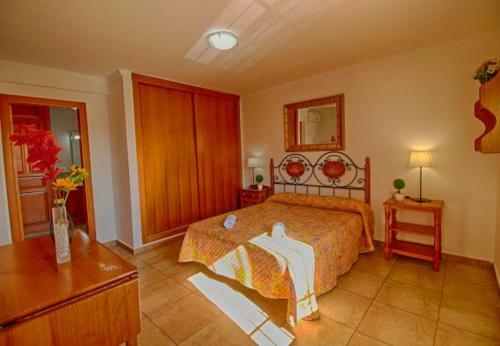 Calpe Villa Sleeps 11 With Pool Air Con And Wifi