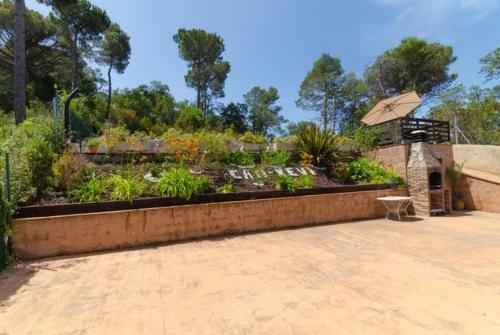 Caules Villa Sleeps 6 Pool Wifi