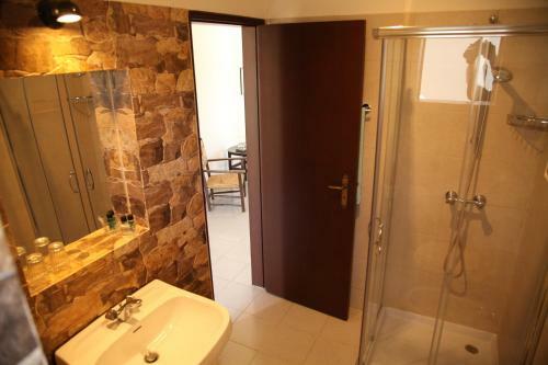 Hostal Quinta Do Rio Country Inn
