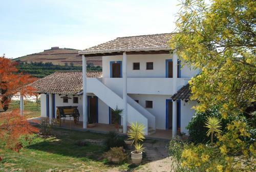 Hostal Quinta Do Rio Country Inn