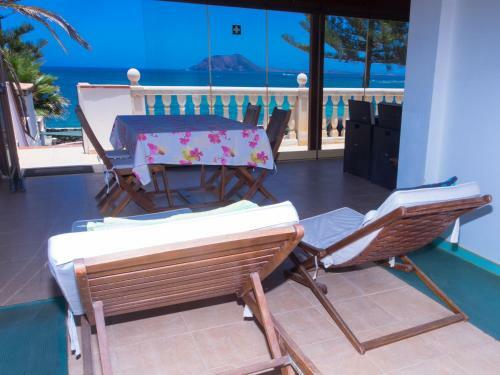 Wonderful Villa By The Sea
