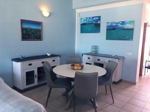 Wonderful Villa By The Sea