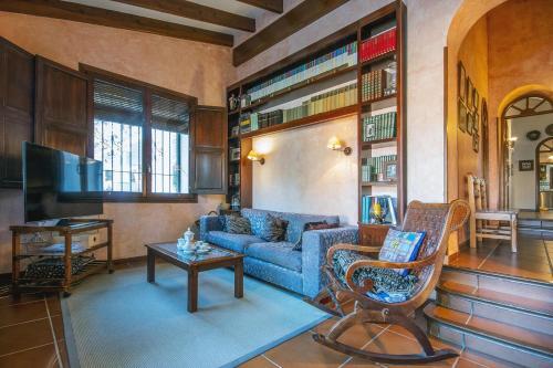 Santa Lucia Villa Sleeps 6 With Pool And Wifi