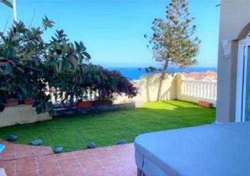 Luxuary Front Line 2-bed Villa In El Medano