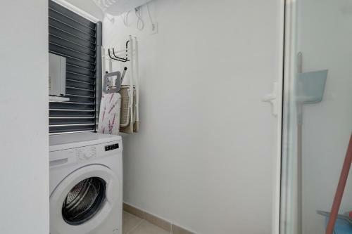 Bright Apartment Overlooking Estepona And The Mediterranean Ref. Pb-7-4-izq