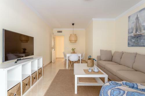 Apartamento Oleholidays Avenida Espa�a Centro Estepona 50 M. Playa