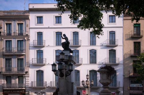 R32 Boutique Apartments