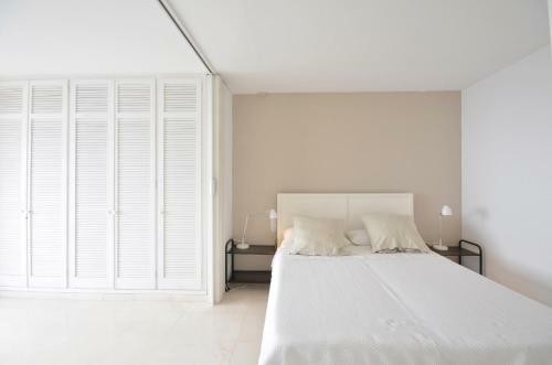 Fornells de La Selva Apartment Sleeps 4 With Pool
