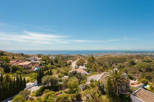 Fuengirola Villa Sleeps 10 Pool Air Con Wifi