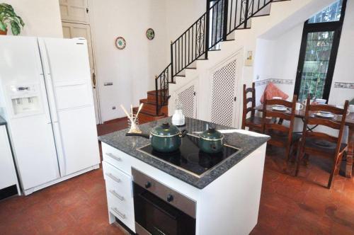 Fuengirola Villa Sleeps 10 Pool Air Con Wifi
