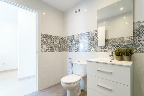 Malagasuite Cozy Apartment In Fuengirola