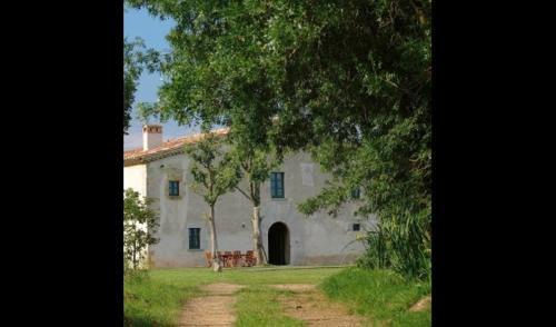 Girona Villa Sleeps 8 With Pool
