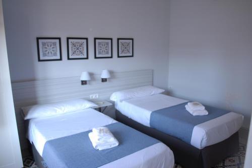 Hostal La Perla Granada Suites