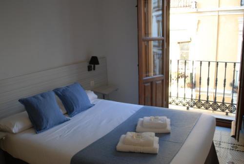 Hostal La Perla Granada Suites