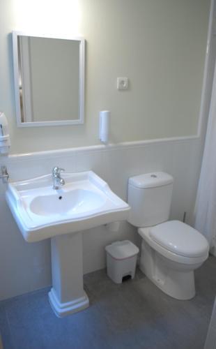 Hostal La Perla Granada Suites