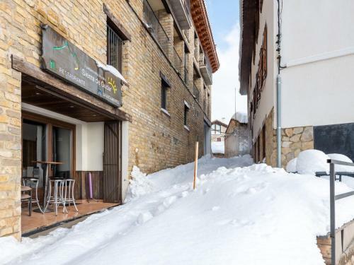Contemporary Apartment In Gudar With Fireplace